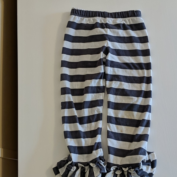 $25/3 - 3T Counting daisies - 2 piece - Picture 2 of 2